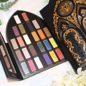 Kat Von D Saint & Sinner palette